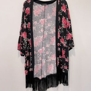3/$15 Short sleeve floral kimono with fringe